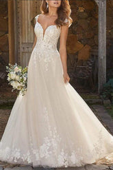 V-Neck Tulle Lace A-Line Beach Wedding Dresses With Appliques Lace