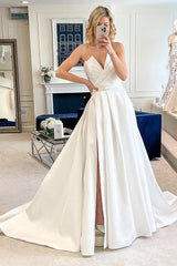 V-neck Sleeveless Ball-Gown Wedding Dresses With Split Front Sweep Train Satin