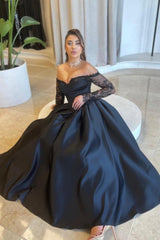 Vintage A Line Satin Sweetheart Sleeve Black Prom Dress Formal Dress With Appliques
