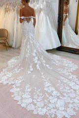 White Beach Wedding Dress Lace Mermaid V Neck Spaghetti Strap Sequined Cathedral Train Tulle Bridal Gown With Appliques