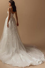 White Beach Wedding Dress Spaghetti Strap A Line Court Train Tulle Bridal Gown With Appliques