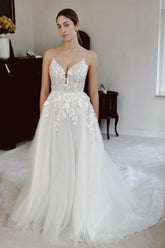 White Beach Wedding Dress Spaghetti Strap Sleeveless Beaded Cathedral Train Lace Tulle Bridal Gown