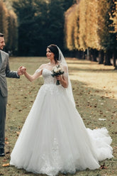 White Beach Wedding Dress Sweetheart Off The Shoulder Sleeveless Lace Ball Gown Tulle Bridal Gown With Appliques