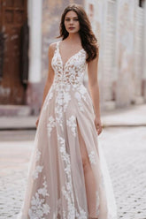 White Beach Wedding Dress V Neck Spaghetti Strap A Line Tulle Lace Split Bridal Gown With Appliques