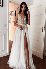 White Lace Beach Wedding Dress V Neck A Line Tulle Bridal Dress with Lace Appliques