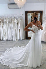 White Spaghetti Straps Beach Wedding Dress Chiffon Lace Bridal Dress with Sweep Train