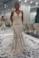White Wedding Dress Lace Mermaid V Neck Spaghetti Strap Sleeveless Backless Cathedral Train Tulle Bridal Gown