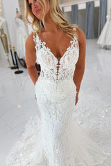 White Wedding Dress Mermaid Spaghetti Straps V Neck Lace Beaded Tulle Bridal Gown With Appliques