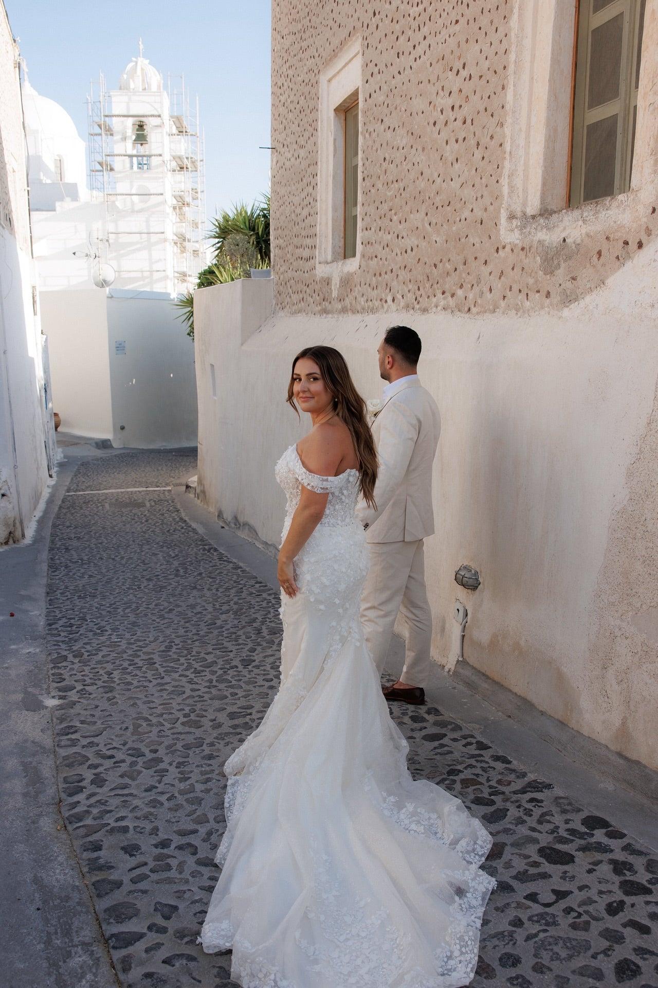 White Wedding Dress Mermaid Sweetheart Off The Shoulder Sleeveless Sweep Train Tulle Bridal Gown With Appliques