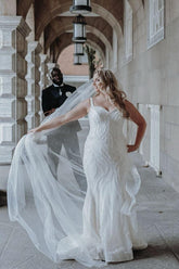 White Wedding Dress Mermaid Sweetheart Spaghetti Straps Sleeveless Beaded Sequined Bridal Gown