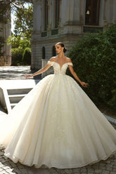 White Wedding Dress Off The Shoulder Sleeveless Sequined Ball Gown Tulle Bridal Gown With Appliques
