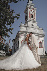 White Wedding Dress Sweetheart Ball Gown Beaded Sleeveless Cathedral Train Tulle Bridal Gown