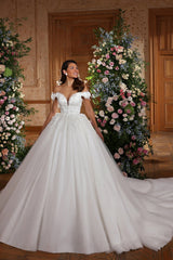 White Wedding Dress Sweetheart Off The Shoulder Sequined Ball Gown Cathedral Train Tulle Bridal Gown