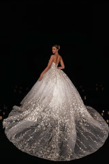 White Wedding Dress Sweetheart Sleeveless Beaded Ball Gown Lace Tulle Bridal Gown With Appliques