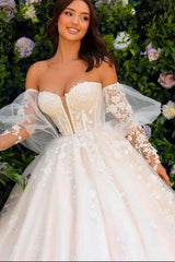 White Wedding Dress Sweetheart Sleeveless Lace Ball Gown Tulle Bridal Gown With Appliques