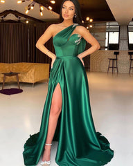 Dark Green One-Shoulder Mermaid Evening Dress with Split and Beadings