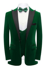 Chic Deep Green 3-Piece Velvet Men's Prom Suit