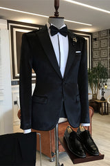 Stylish Black Peaked Lapel Velvet Men's Prom Suit