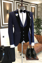 Bespoke Navy Blue Peaked Lapel 3-Piece Men's Business Suit