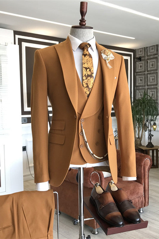 Light Khaki Three-Piece Peaked Lapel Prom Suit