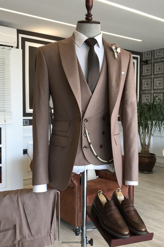 Light Brown Peaked Lapel Close Fitting 3-Piece Business Suit