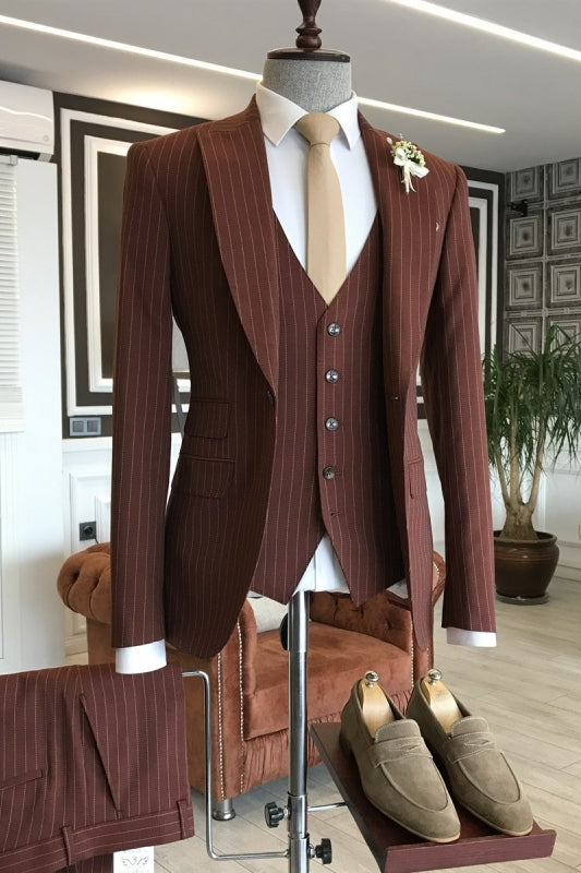 Rufous Three-Piece Peaked Lapel Business Suit