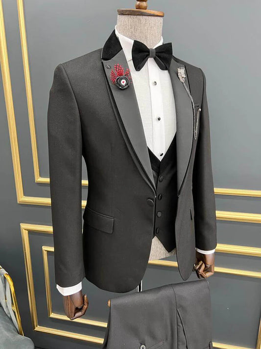 Chic Dark Gray Peaked Lapel 3-Piece Business Suit