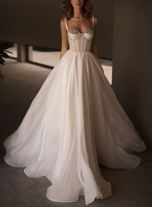 Sweetheart Sleeveless Organza Wedding Dresses With Rhinestone