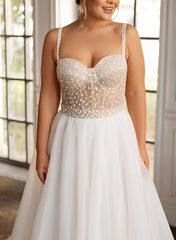 A-Line Sweep Train Chiffon/Lace Wedding Dresses - Plus Size