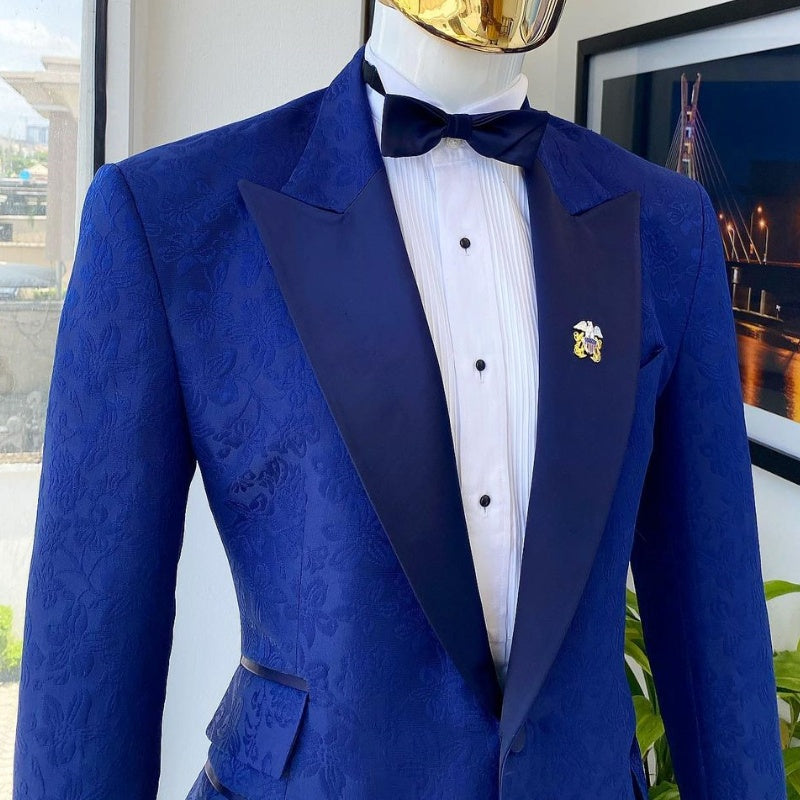 Dark Blue Peaked Lapel Slim Fit Jacquard Prom Men Suit