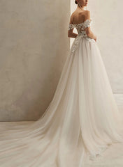 Off-The-Shoulder Sleeveless Court Train Lace/Tulle Wedding Dresses