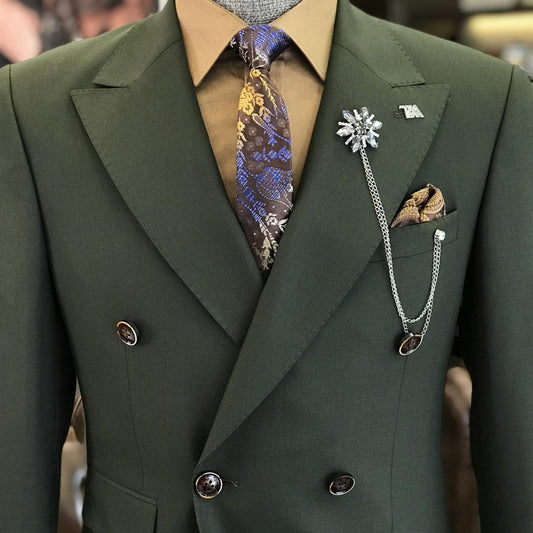 Fancy Dark Green Peaked Lapel Double Breasted Prom Suit