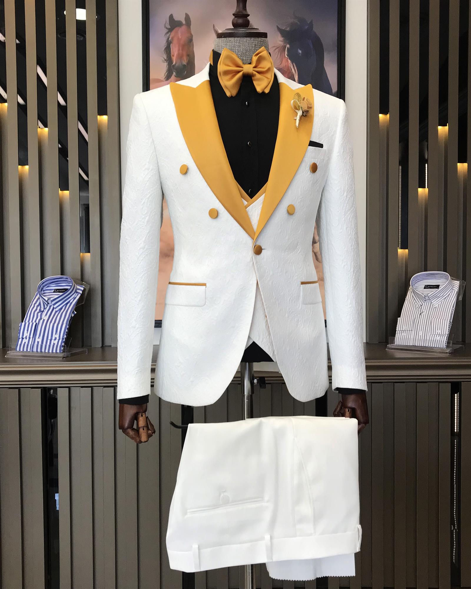 White Jacquard Three-Piece Peaked Lapel Wedding Suit for Men