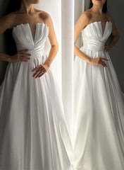 Strapless Sleeveless Satin Wedding Dresses With Ruffle