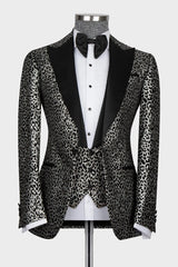 Charming Silver Jacquard Peaked Lapel 3-Piece Prom Suit