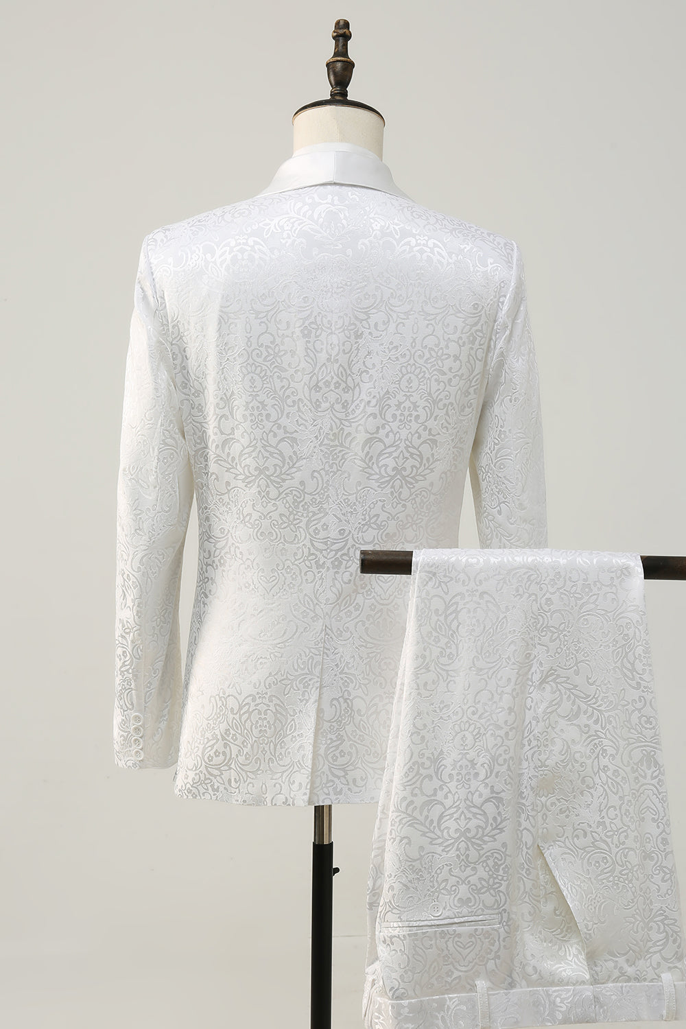 Elegant 2-Piece White Shawl Lapel Jacquard Homecoming & Prom Suit