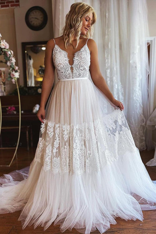 Elegant Ivory Boho A-Line Long Tulle Wedding Dress with Lace