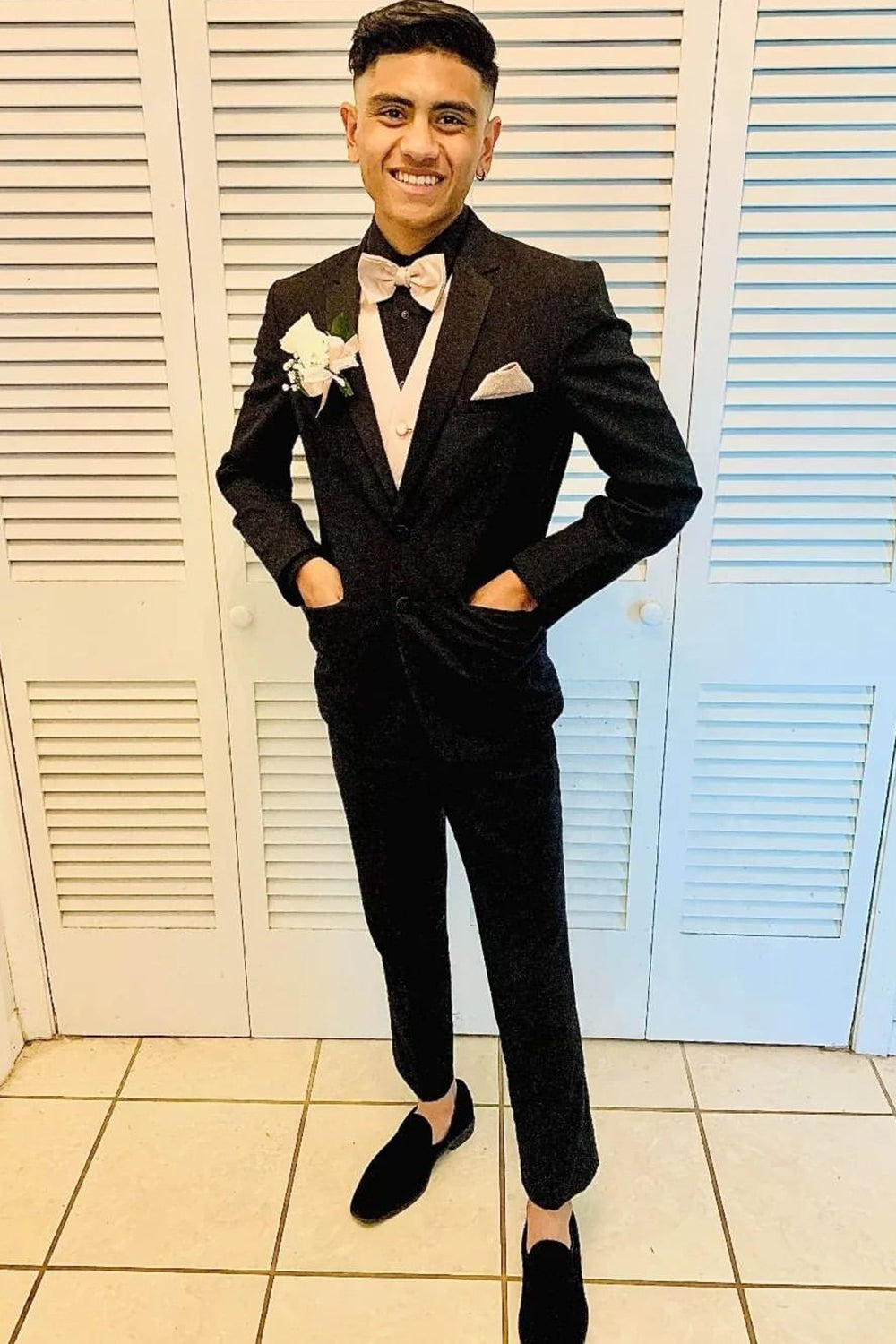 Elegant Black Notched Lapel Jacquard 2-Piece Prom Suit