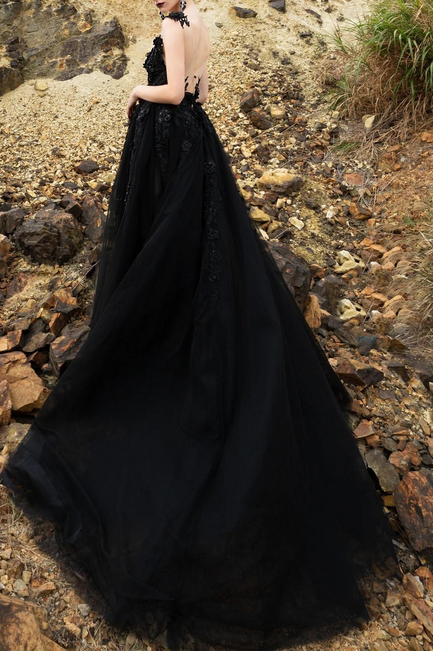 3D Floral Black Ball-Gown Wedding Dress