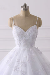 Spaghetti Strap V-Neck Tulle Wedding Dress with Lace Appliques