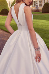 A-Line Halter Sleeveless Sweep Train Satin Wedding Dresses With Pockets