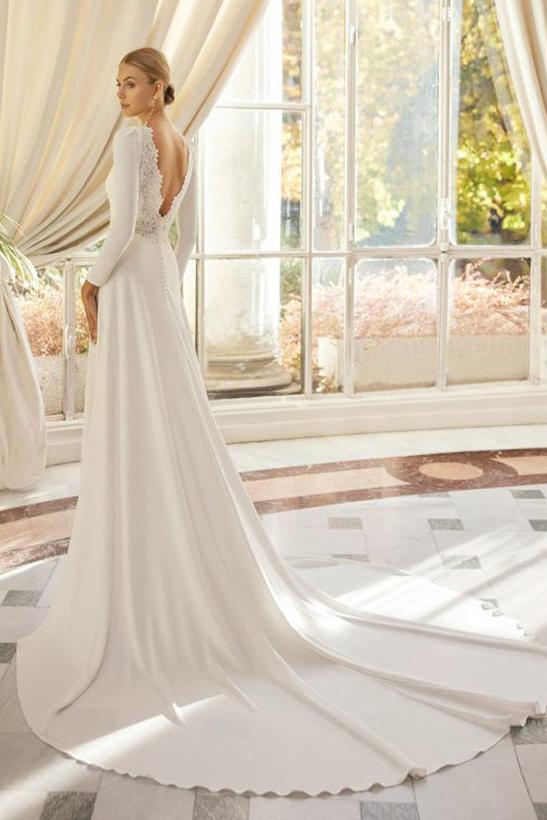 A-Line Scoop Neck Long Sleeves Court Train Elastic Satin Beach Wedding Dresses With Lace: