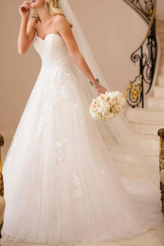 A-Line Strapless Sleeveless Tulle Lace Court Train Wedding Dresses With Appliques Lace
