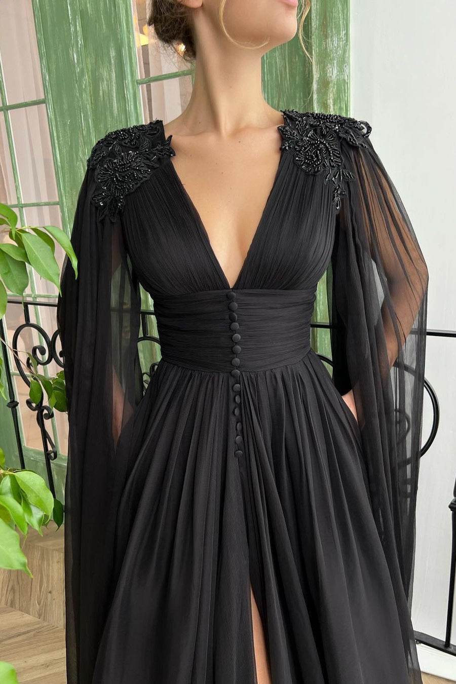 A Line V Neck Evening Dress Long Sleeve Split Front Appliques Lace Vintage Prom Dress