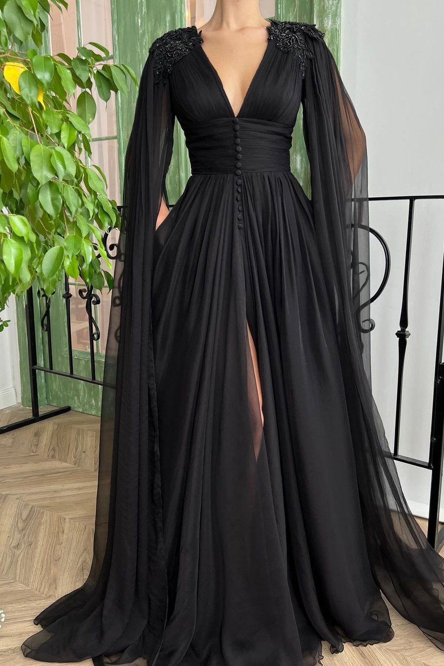 A Line V Neck Evening Dress Long Sleeve Split Front Appliques Lace Vintage Prom Dress