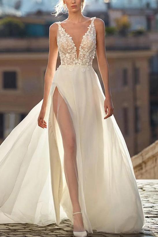 A-Line V-Neck Sleeveless Tulle Beach Wedding Dresses With Appliques Lace