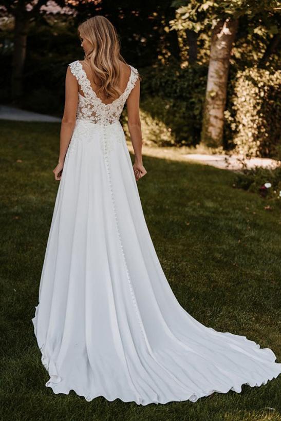 A-Line V-neck Sleeveless Court Train Chiffon/Lace Beach Wedding Dresses With Lace