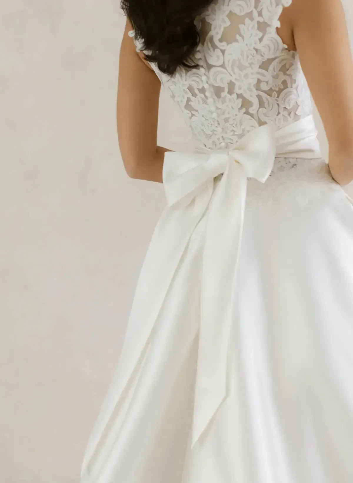 Ball Gown High Neck Sleeveless Chapel Train Lace Wedding Dress with Bow and Pockets