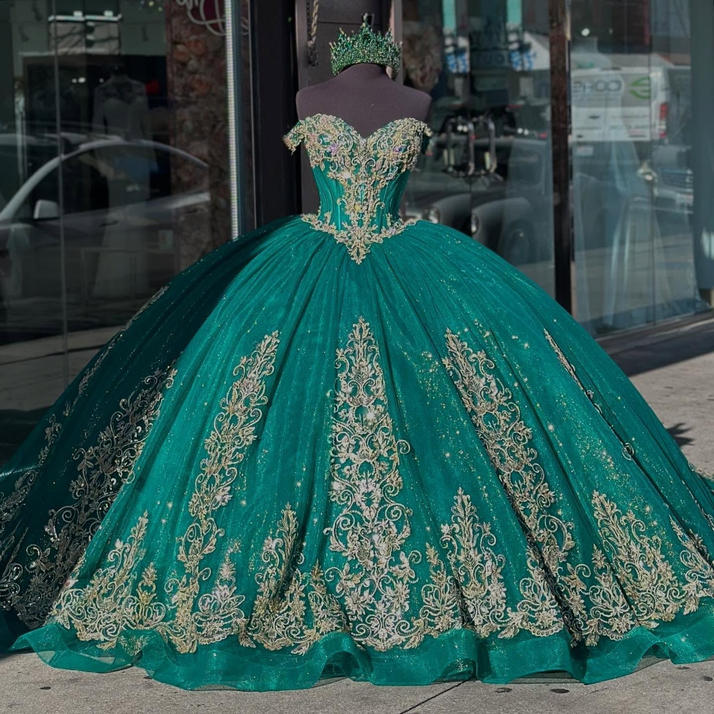 Ball Gown Off Shoulder Sleeveless Beaded Gold Appliques Lace Up Detachable Dress Sparkly Dark Green Tulle Quinceanera Dress Formal Evening Gown For Sweet 16