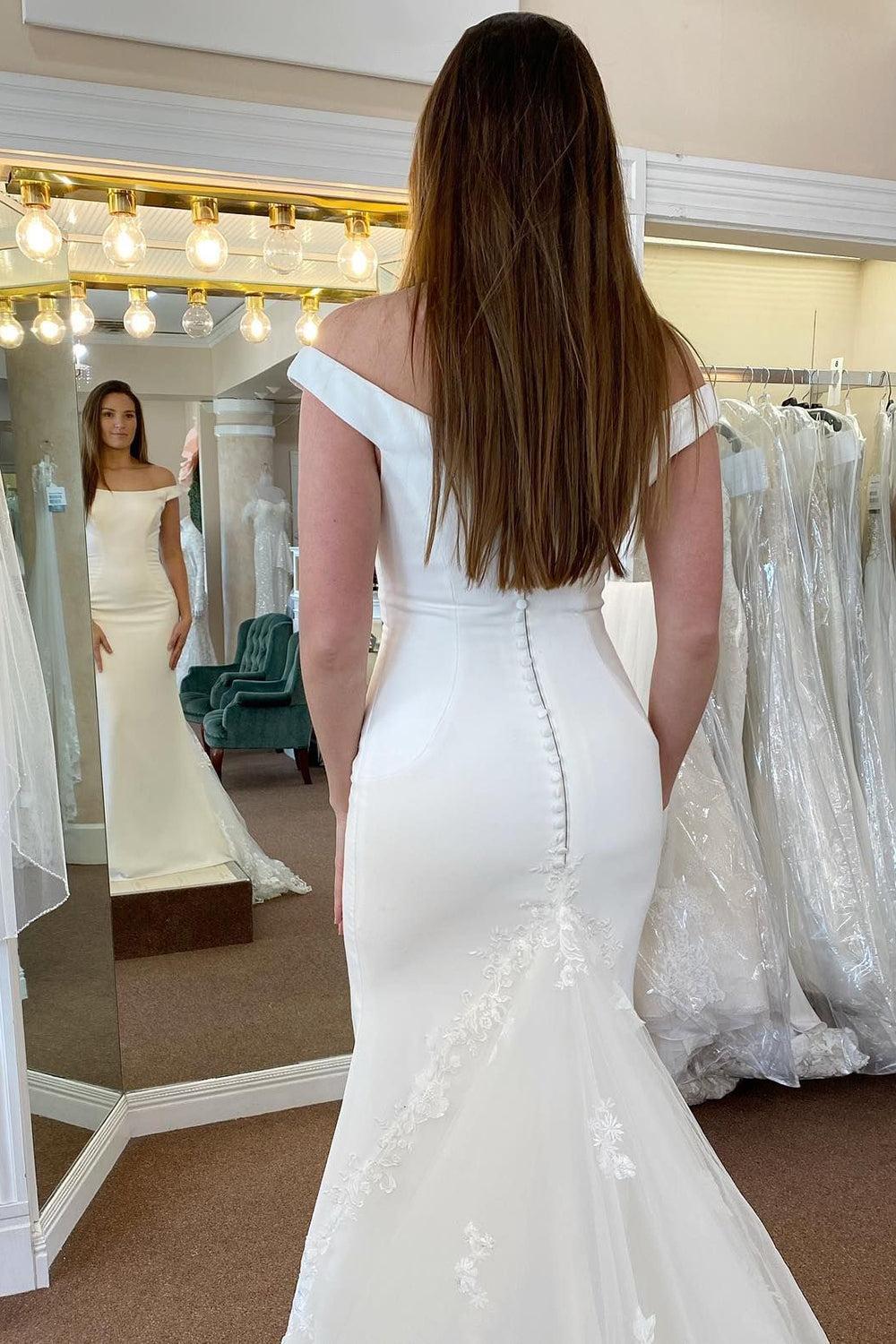 Beautiful White Off-the-Shoulder Long Mermaid Beach Wedding Dress with Lace